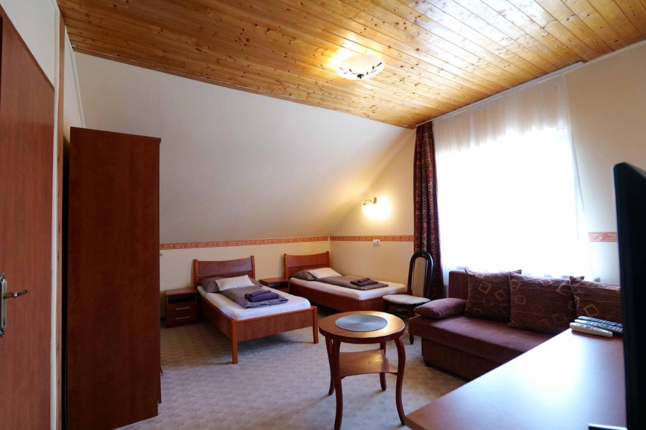 Nyilas Fogado Hotel Nyíregyháza Eksteriør billede