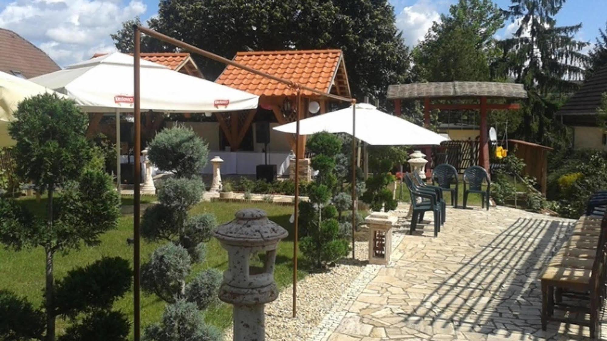 Nyilas Fogado Hotel Nyíregyháza Eksteriør billede